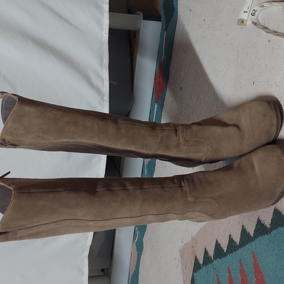 White Mountain Suede Boots with inside zipper - Picture 9 of 12